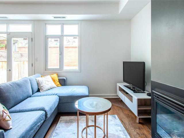 TH 127 - 500 Richmond St W