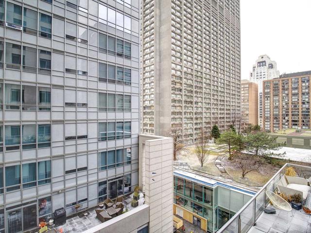 35 Balmuto St, Unit 808