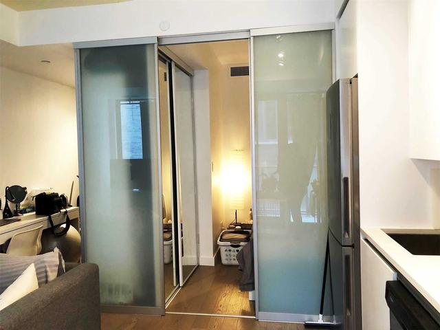 901 - 111 Bathurst St