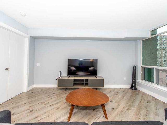 507 - 942 Yonge St