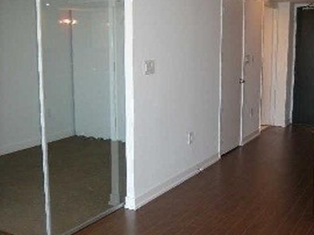 1905 - 25 Capreol Crt