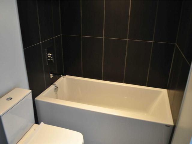 4810F - 70 Temperance St