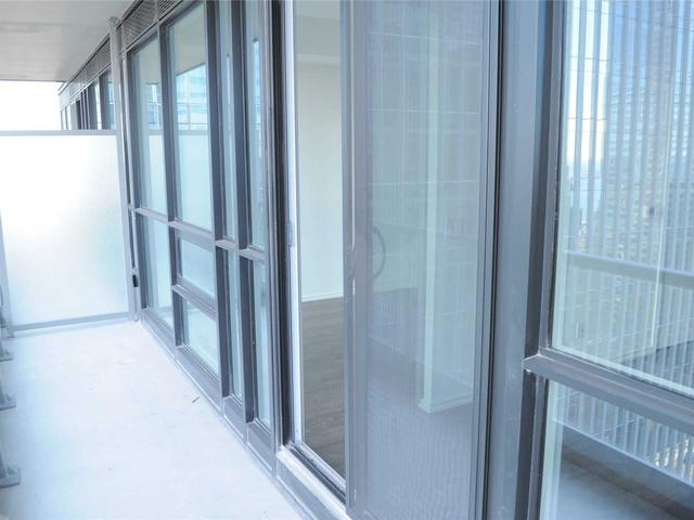 4810U - 70 Temperance St