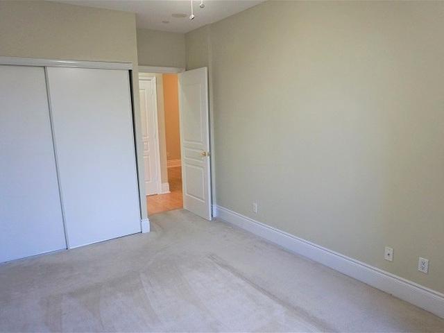 101 - 10 Northtown Way