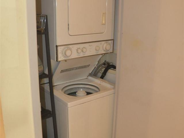 203 - 350 Wellington St W