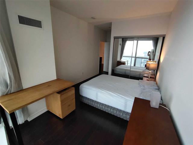 3203 - 386 Yonge St