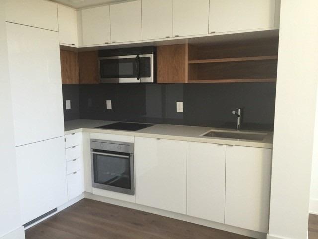 925 - 111 St Clair Ave W