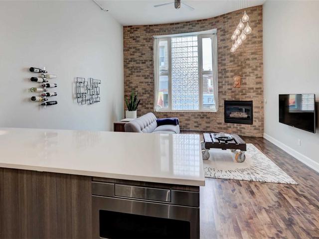 107 - 676 Richmond St W