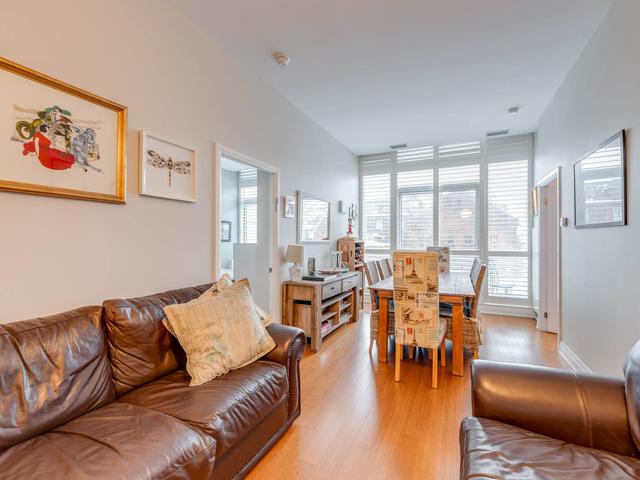 530 St Clair Ave, Unit 202