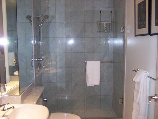 302 - 562 Eglinton Ave E