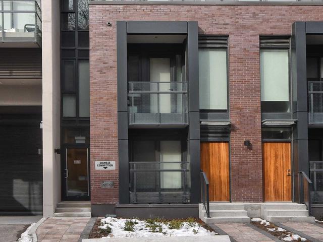 TH-104 - 90 Niagara St N