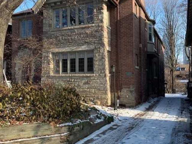 Main - 471 Oriole Pkwy