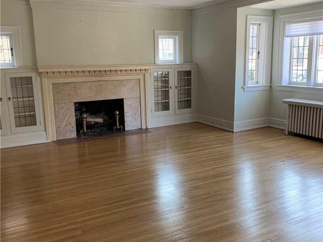 Main - 471 Oriole Pkwy