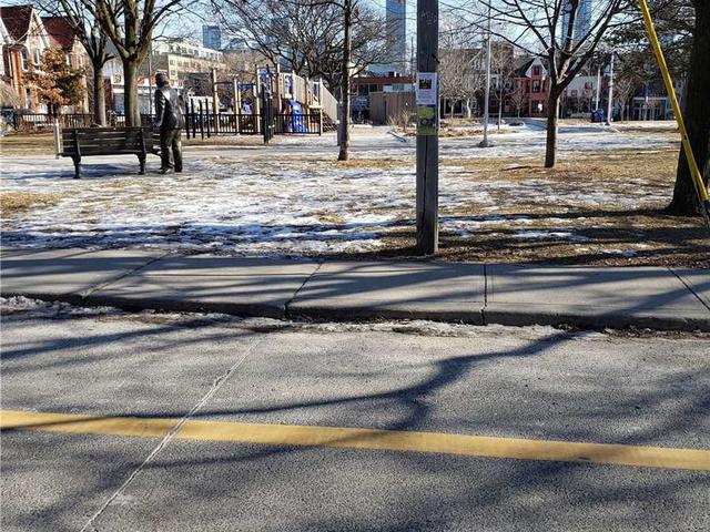 2nd&3rd - 20 Denison Sq