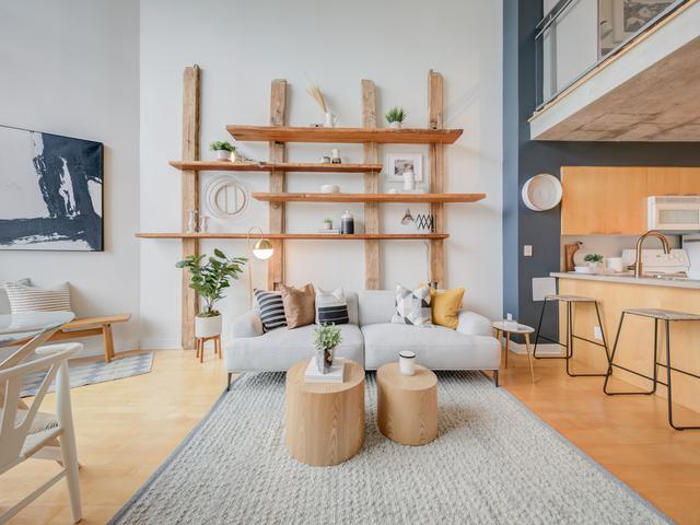 421 - 255 Richmond St E