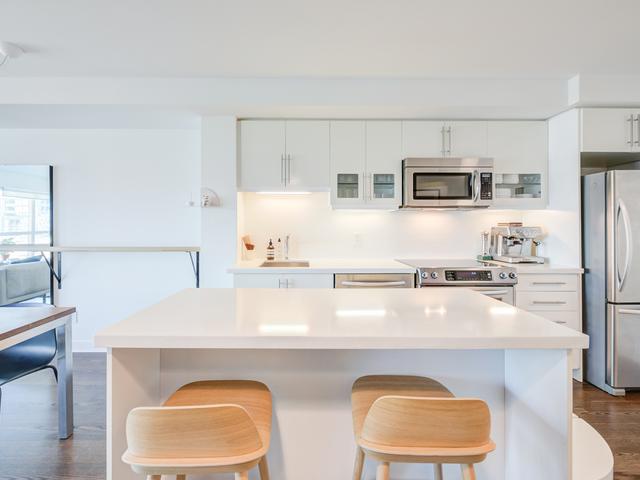 413 - 1169 Queen St W