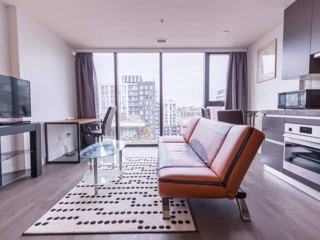 1216 - 629 King St W