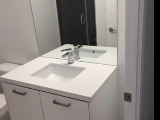 906 - 608 Richmond St W