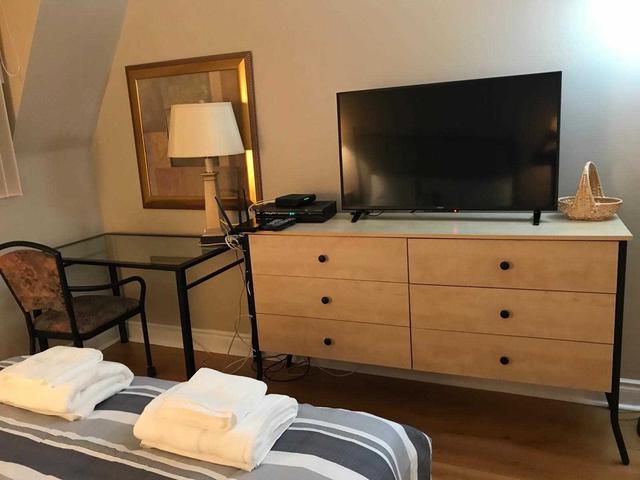 404 - 73 Richmond St W