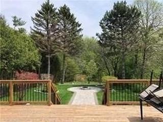 22 Banstock Dr
