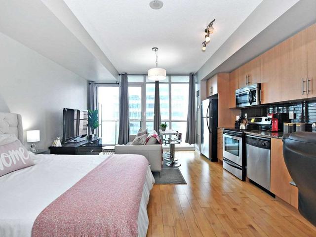 65 Bremner Blvd, Unit 3003