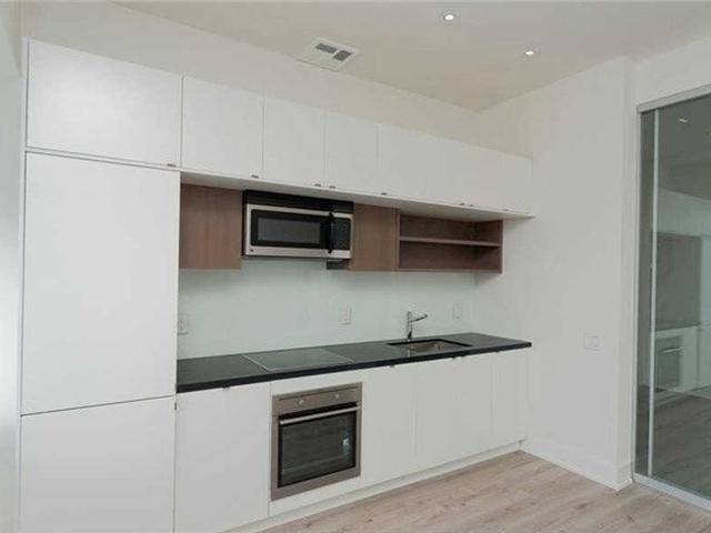 1822 - 111 St Clair Ave W