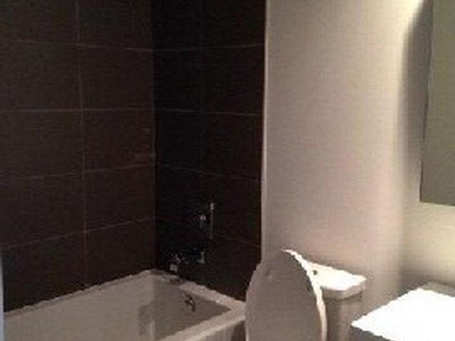 355 - 1030 King St W