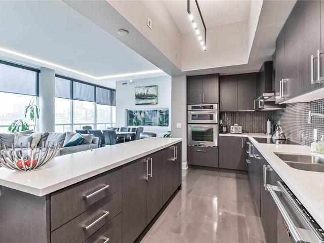 PH02 - 478 King St W