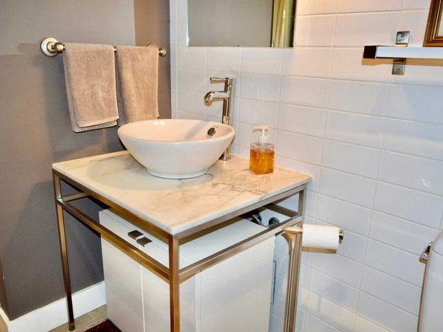 917 - 75 Portland St