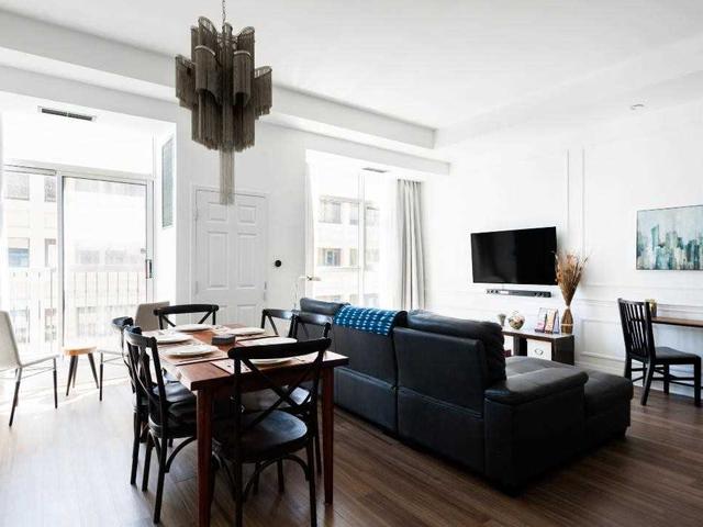 8 Wellesley St E, Unit 905