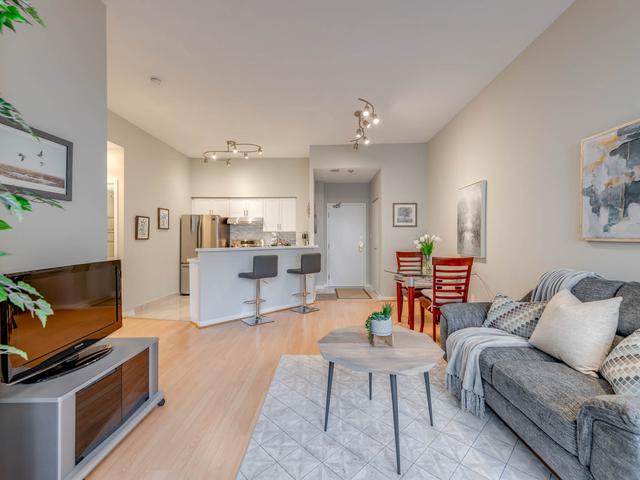 406 - 25 Grenville St