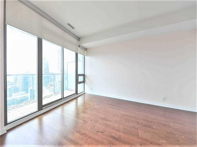 3407 - 33 Lombard St