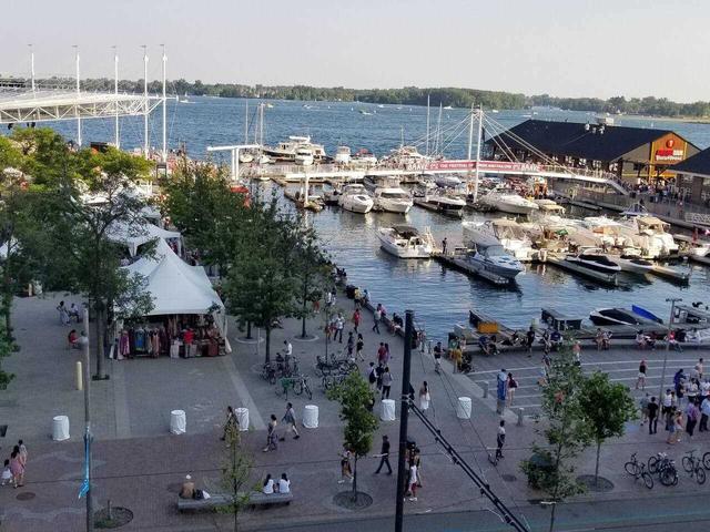 230 Queens Quay W, Unit 626