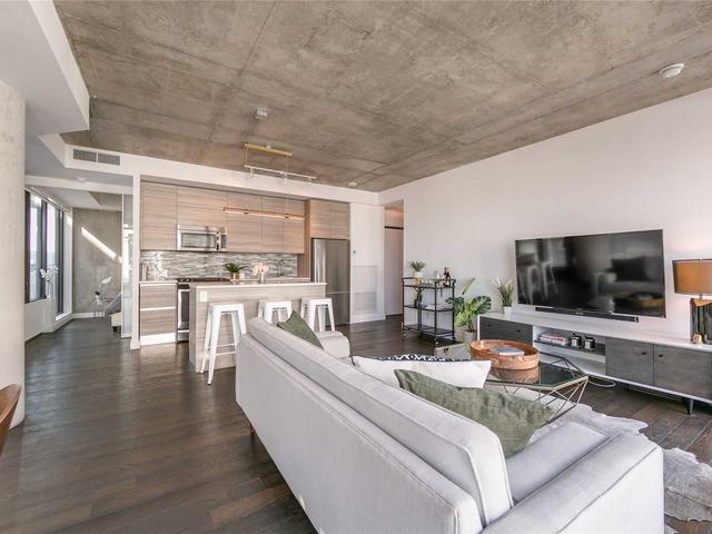 1316 - 111 Bathurst St