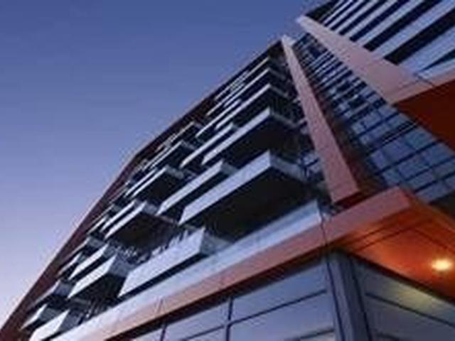 560 Front St W, Unit 820