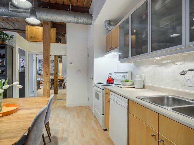 PH01 - 383 Adelaide St E