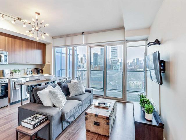 105 George St, Unit 1214
