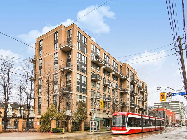800 King St W, Unit 403