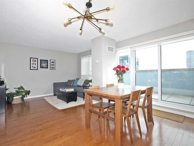 230 King St E, Unit 1504