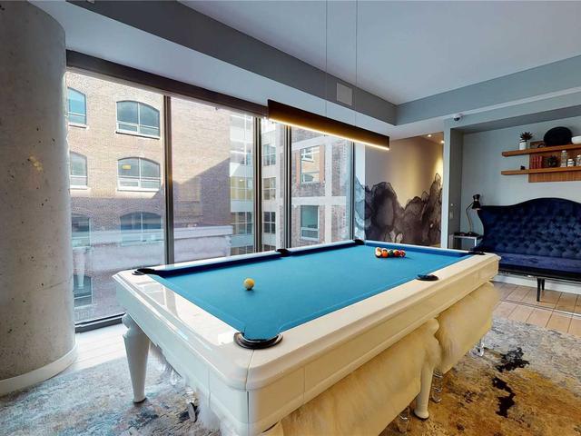 402 - 500 Wellington St W