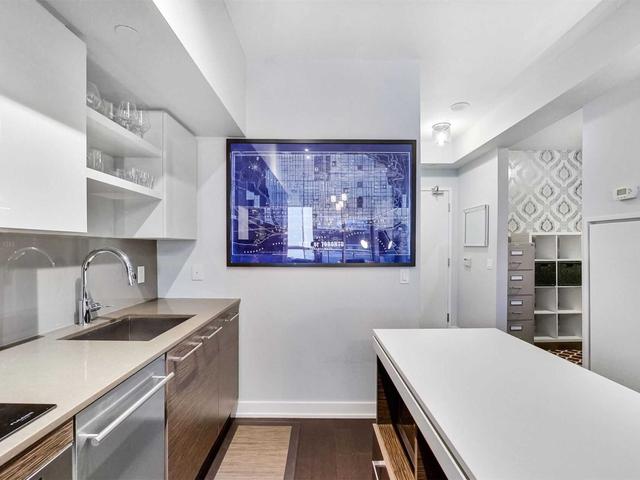 546 - 1030 King St W