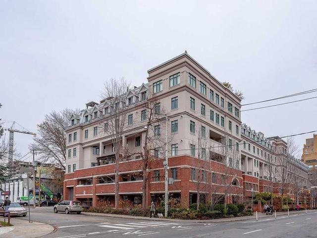 335 - 500 Richmond St W