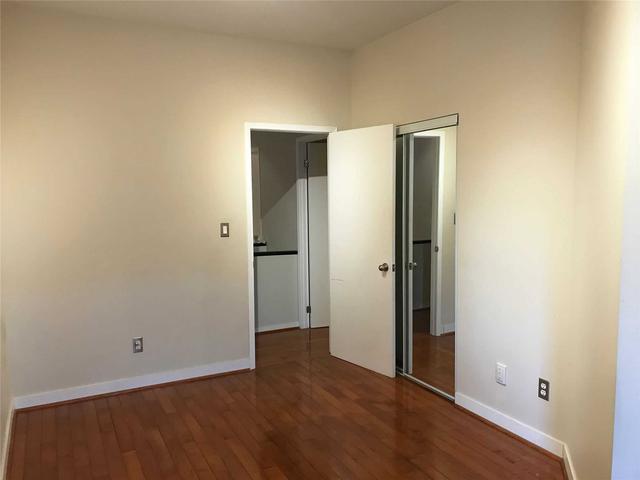 335 - 500 Richmond St W