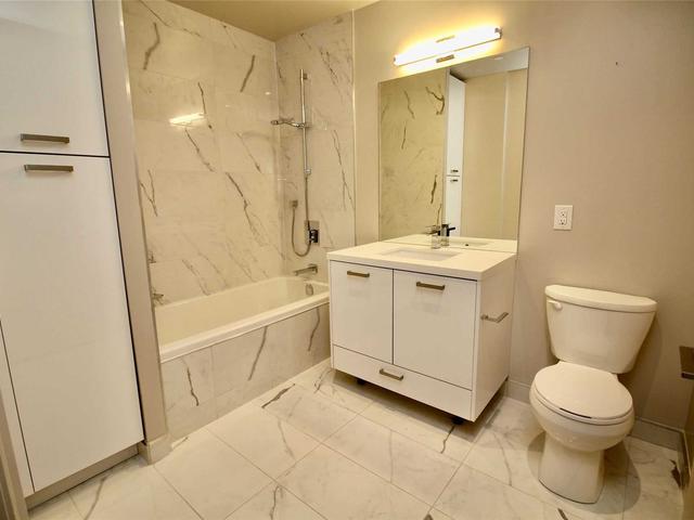 320 - 608 Richmond St W