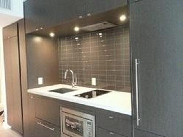 718 - 155 Yorkville Ave