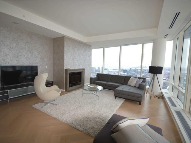 5903 - 180 University Ave