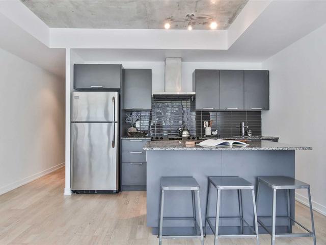 211 - 650 King St W