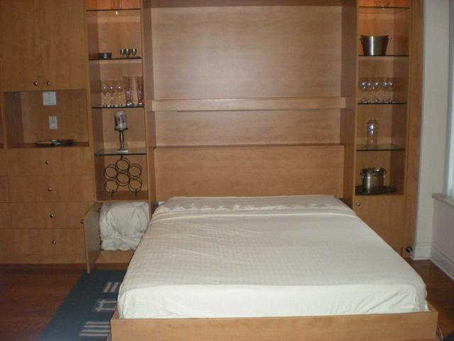 305A - 73 Richmond St W