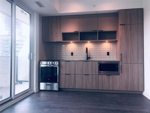 719 - 460 Front St