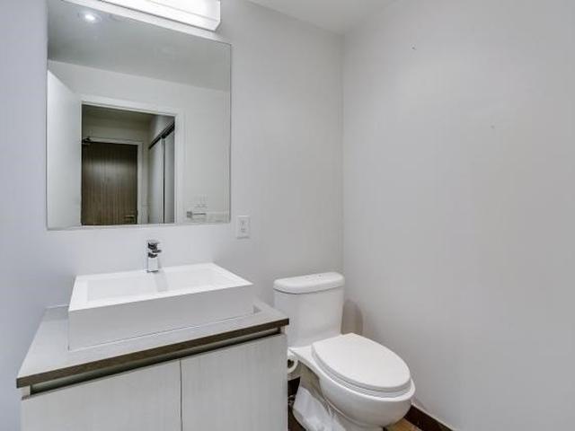 313 - 111 Bathurst St